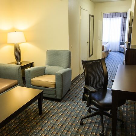 Holiday Inn Express Alpharetta - Roswell By Ihg Bagian luar foto