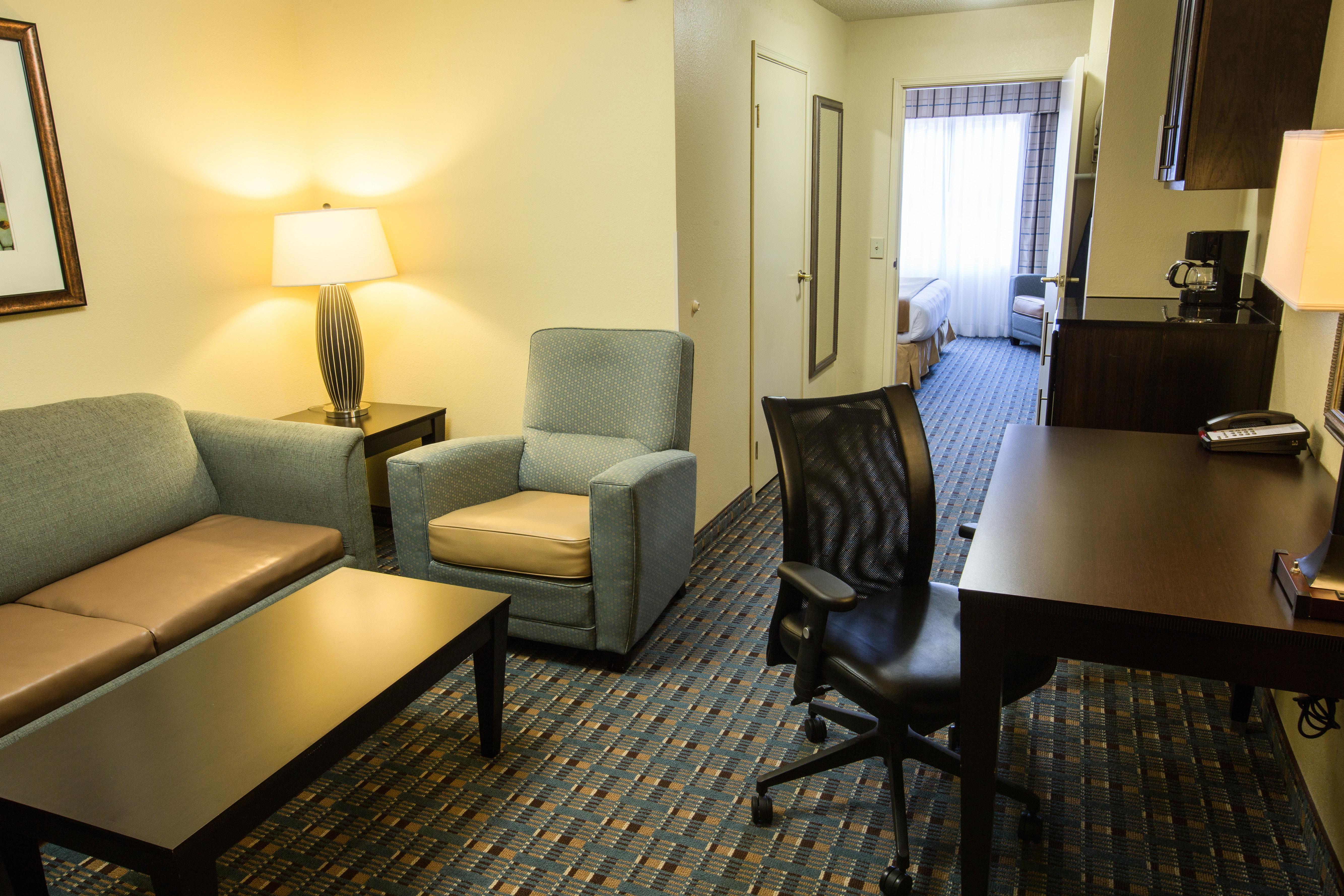 Holiday Inn Express Alpharetta - Roswell By Ihg Bagian luar foto